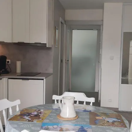 Renove Avec Balcon, Proche Navette Et Village, Parking Prive - 4 Pers, - Fr-1-737-8 *