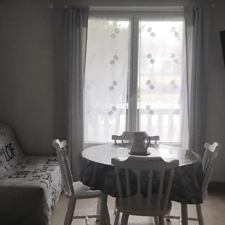 Apartment Renove Avec Balcon, Proche Navette Et Village, Parking Prive - 4 Pers, - Fr-1-737-8 *